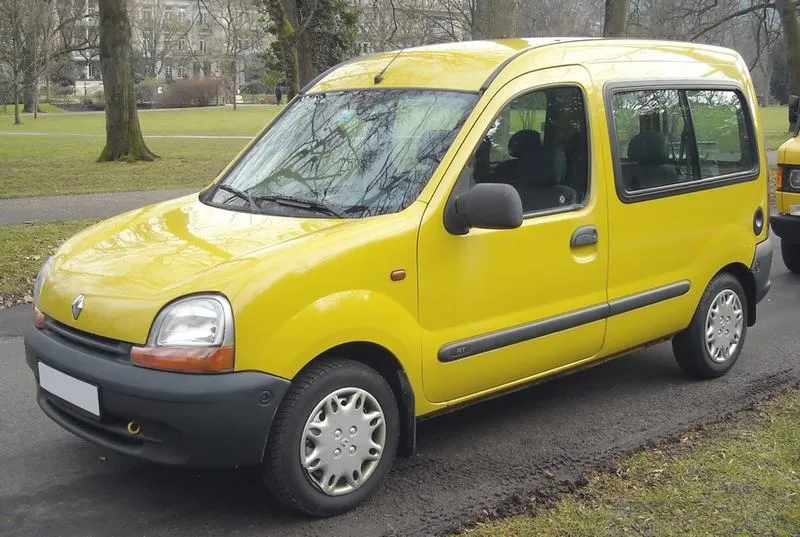 Gdzie szukać filtra paliwa w Renault Kangoo? Przewodnik dla właścicieli