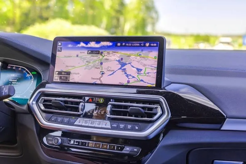 Jak skutecznie założyć GPS w swoim samochodzie?