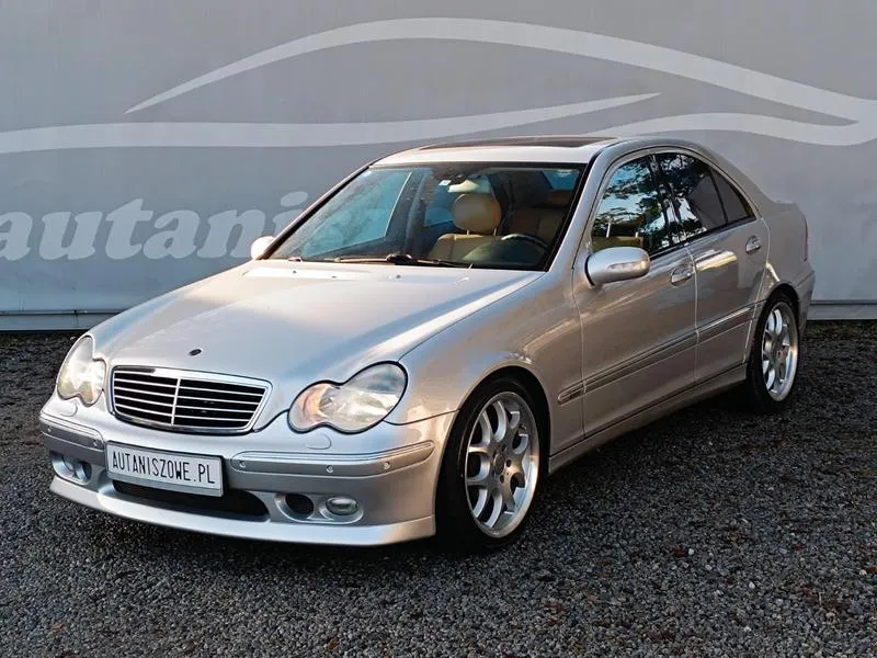 Odkryj, gdzie znajduje się czujnik przyspieszenia poprzecznego w Mercedesie W203