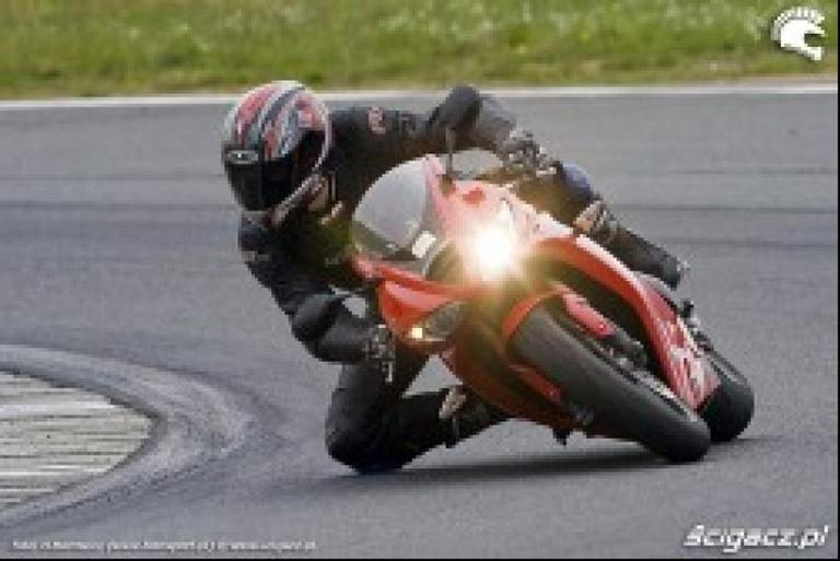 Bezpieczne ćwiczenia dla motocyklistek