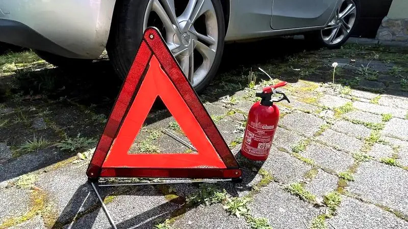 Obowiązkowe wyposażenie samochodu