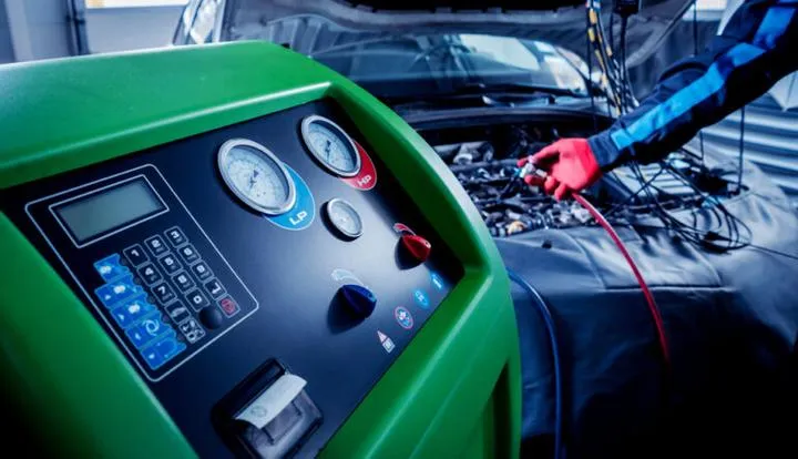 Serwis klimatyzacji w samochodzie