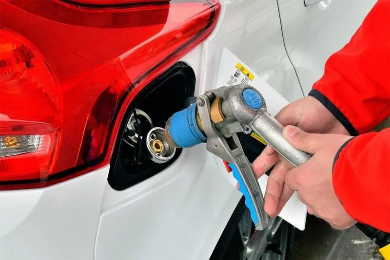 Tankowanie samochodu